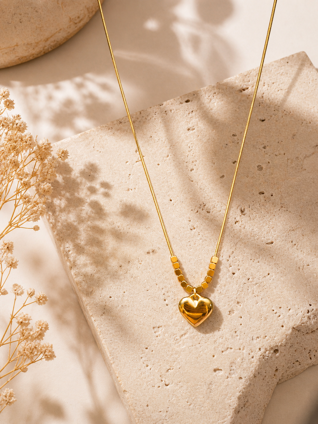 Elegant Minimal Chain Premium Gold-Plated Heart Pendant Necklace for Women