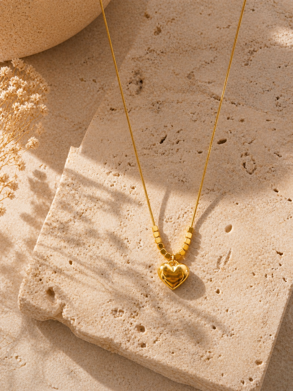 Elegant Minimal Chain Premium Gold-Plated Heart Pendant Necklace for Women