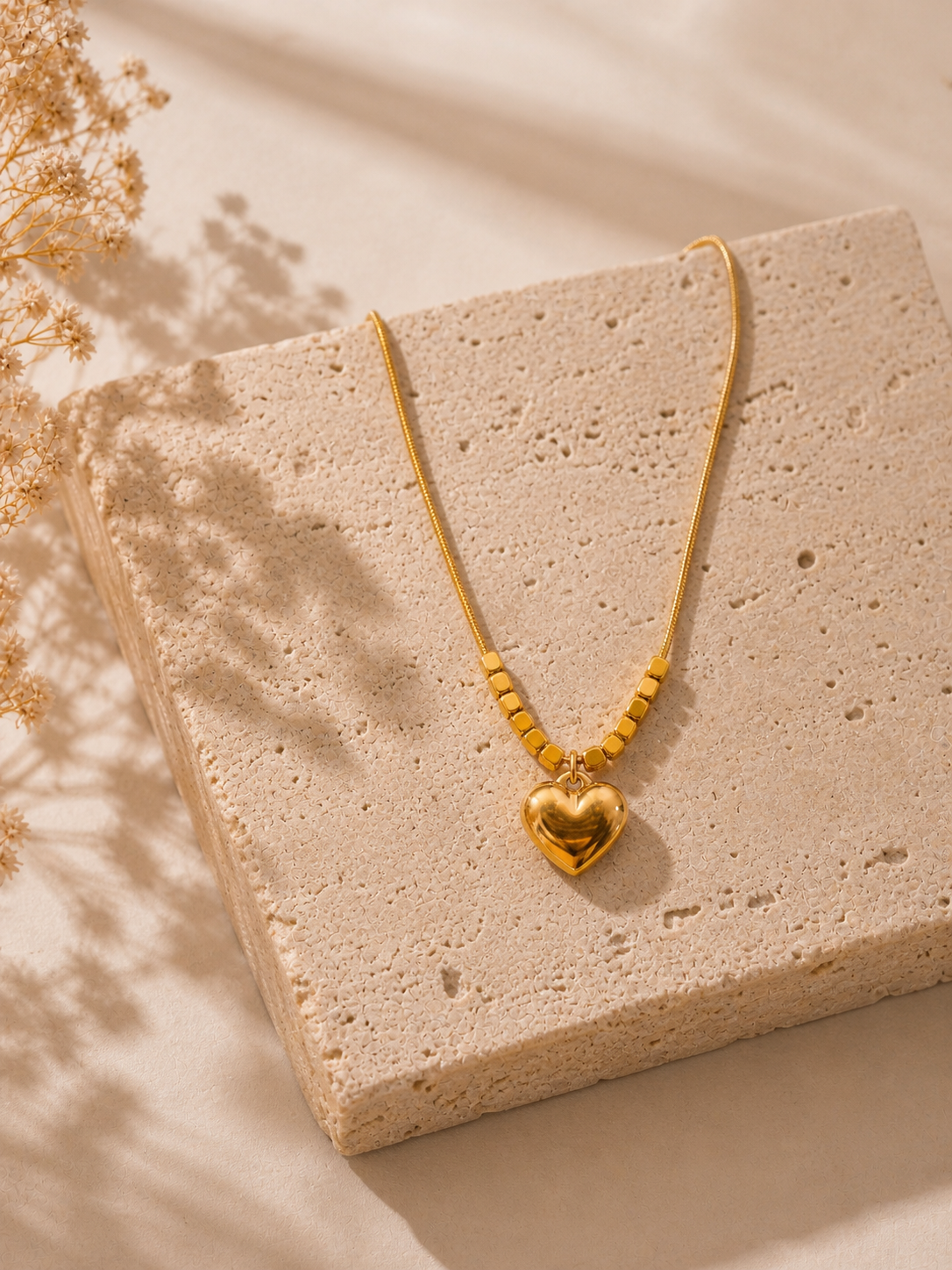Elegant Minimal Chain Premium Gold-Plated Heart Pendant Necklace for Women