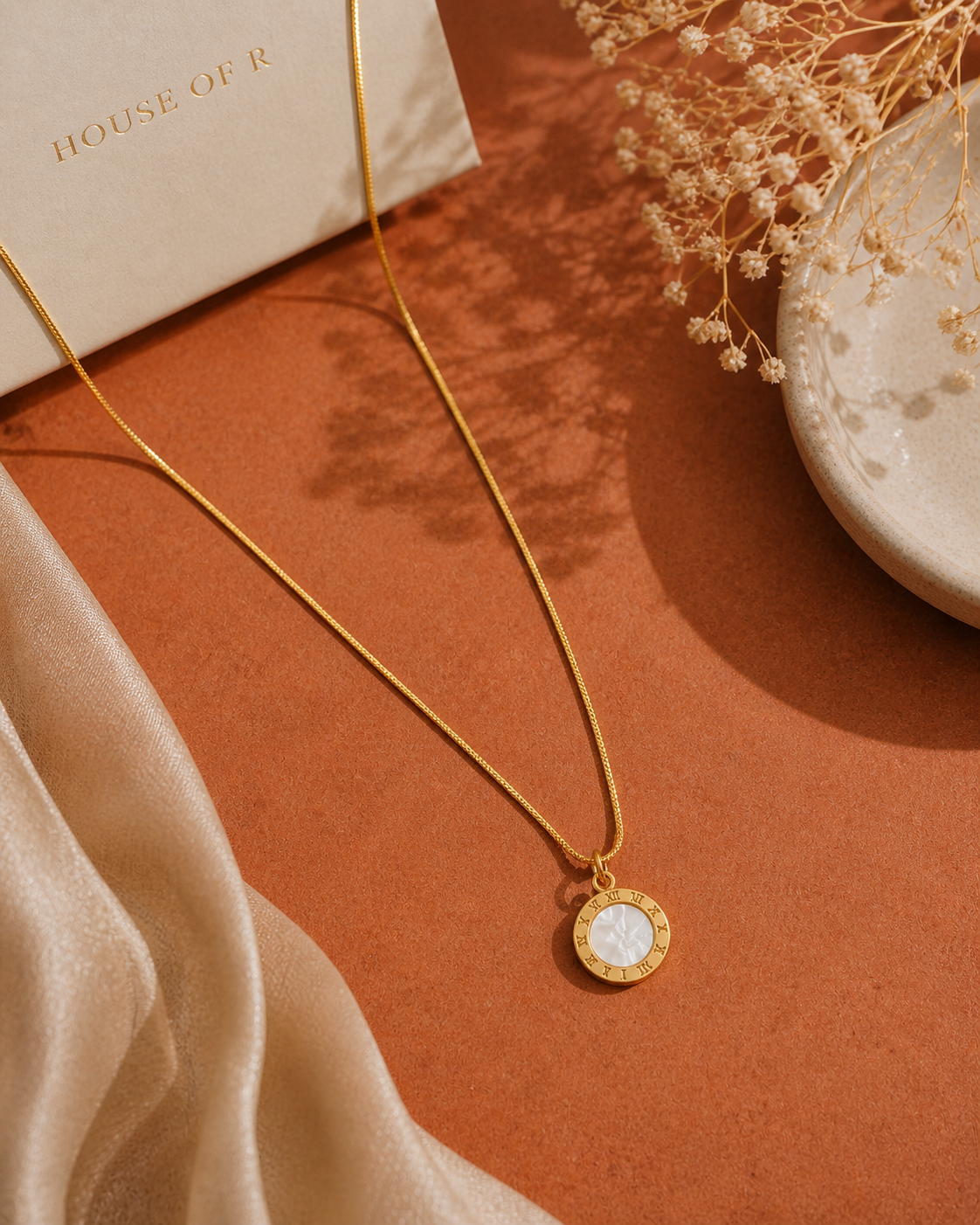 Roman Dial Gold Pendant Necklace – Timeless Elegance Redefined