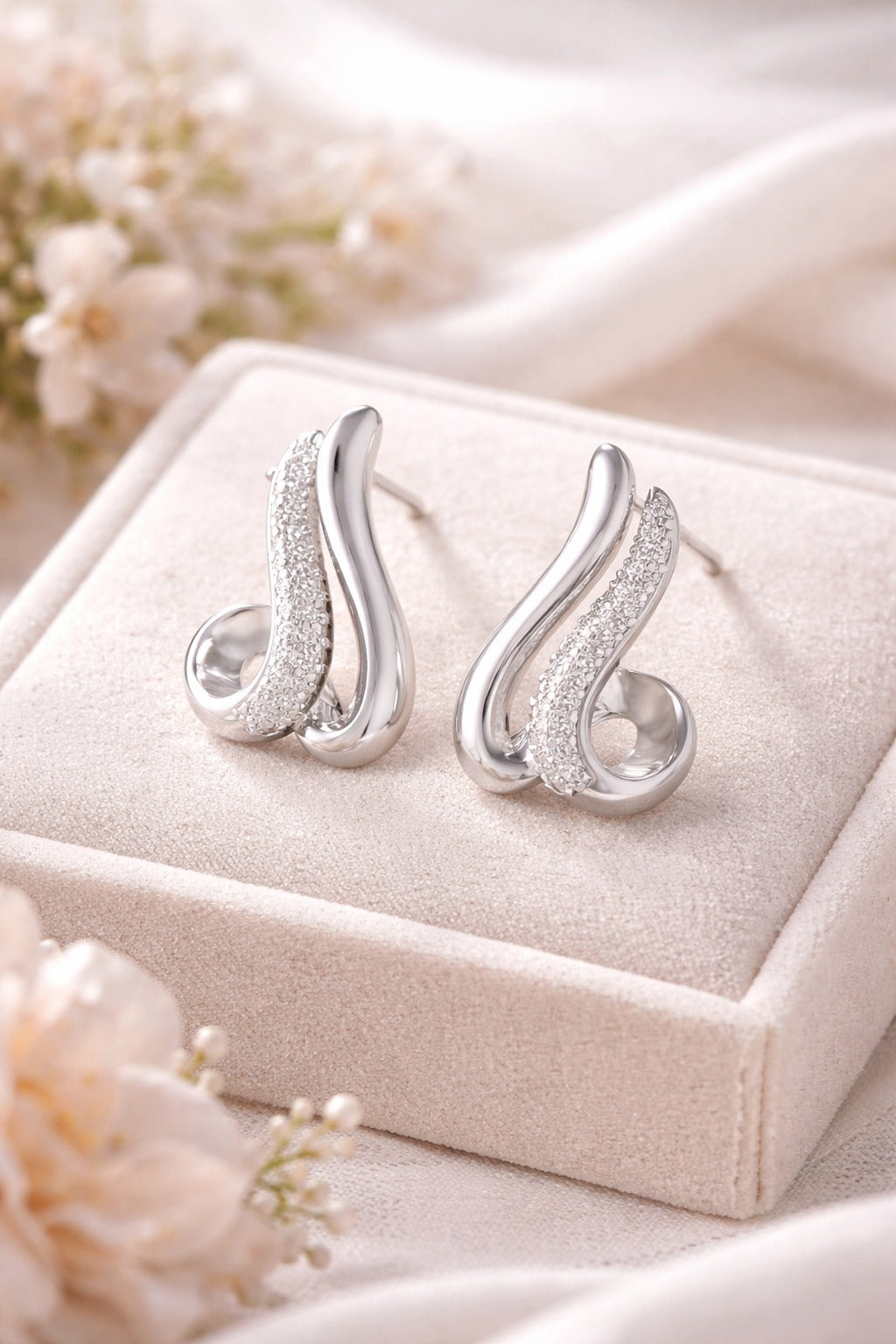 Lumiere Wave Studs – 925 Sterling Silver